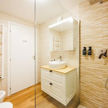 Bgy Maison Del Borgo 2 *