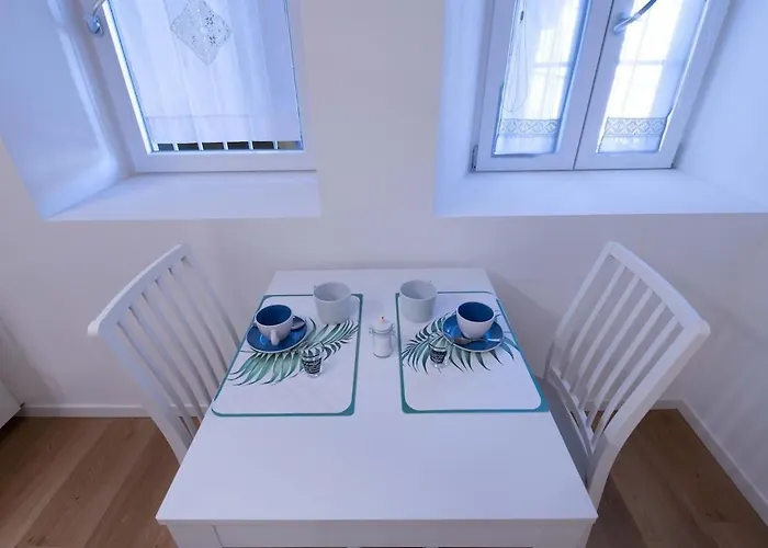 Bgy Maison Del Borgo 2 *